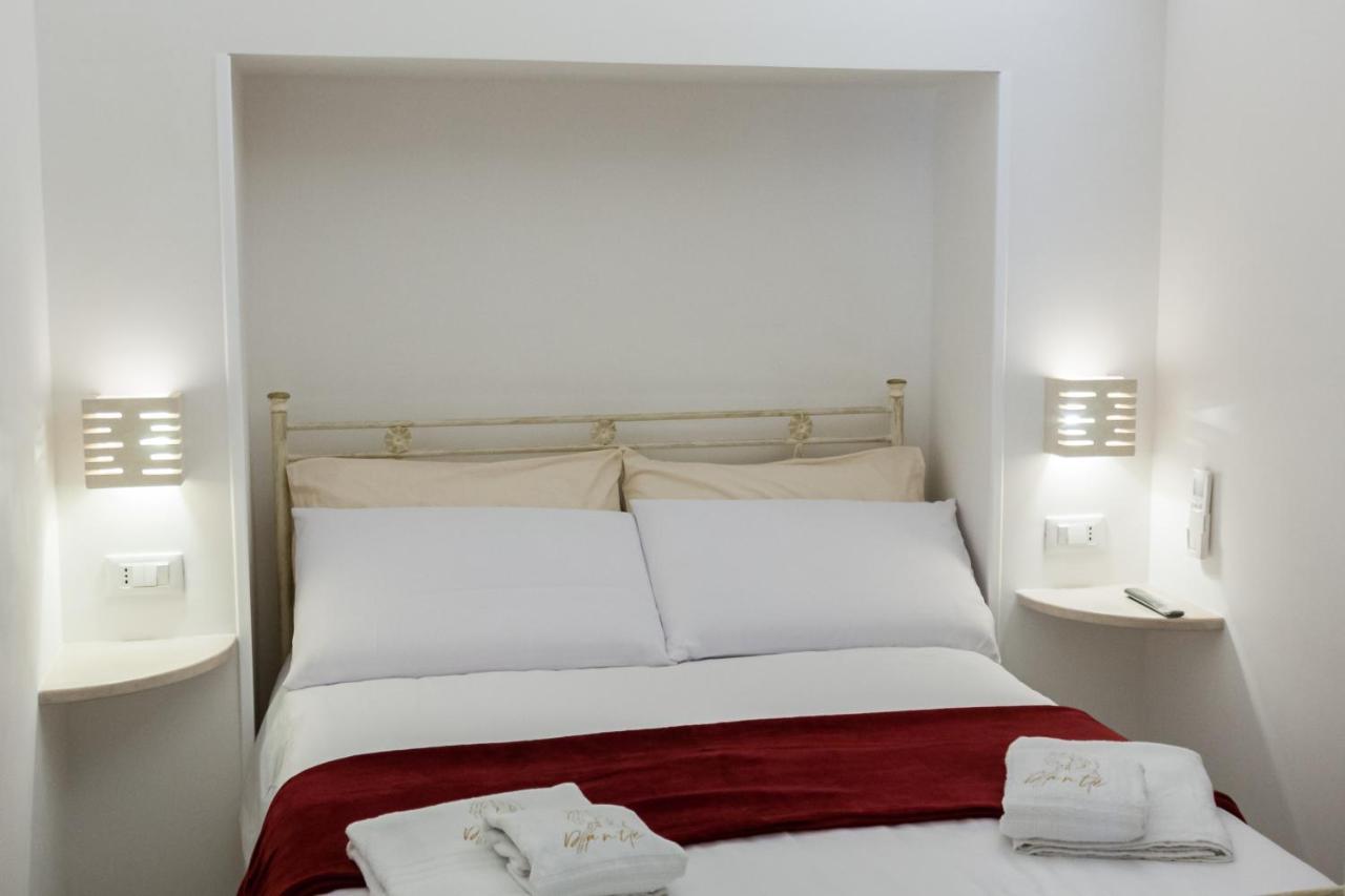 Suite Dante - Typical Apulian Rooms Чистернино Экстерьер фото